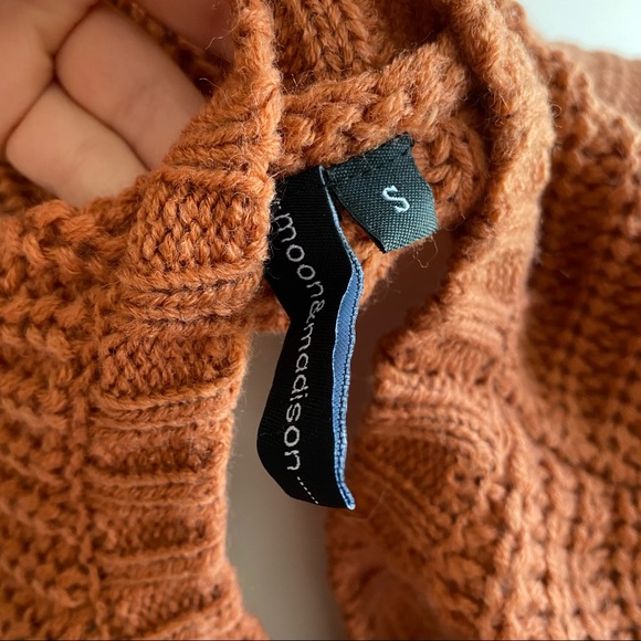 Cropped Swiss Dot Orange Knit Long Sleeve Sweater - Picture 3 of 5